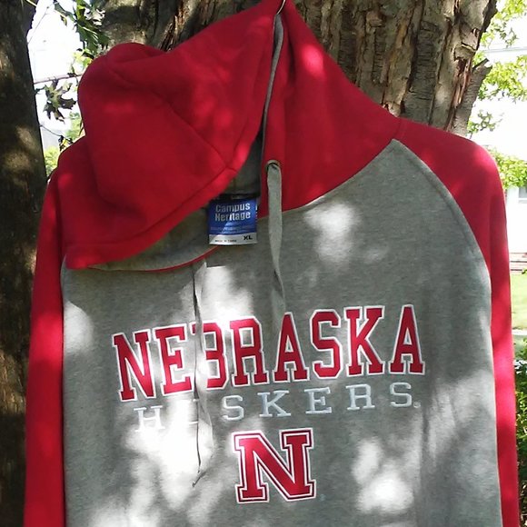 XL Red and Gray Nebraska Huskers Pullover - Picture 1 of 9